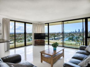 Supa Sized 3 bedroom 2 bath, Surfers Paradise